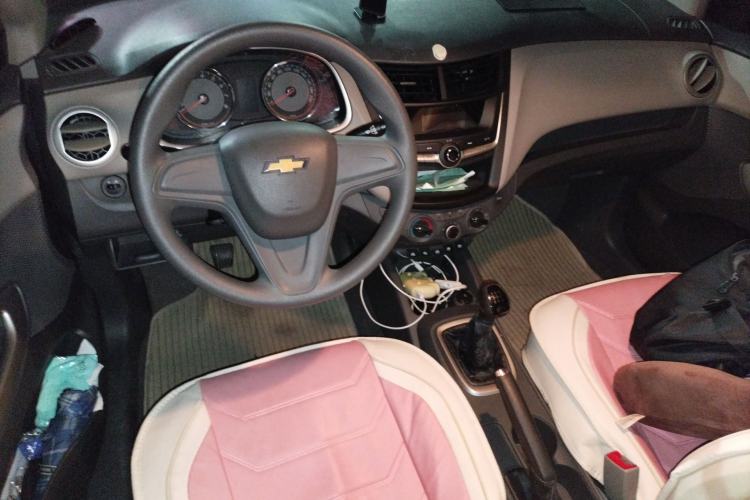 Used Chevrolet Sail 2015 Sail 3 1.3L Manual Ideal Edition Center Console