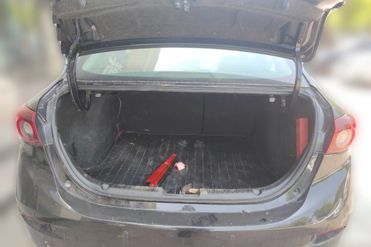 Used Mazda 3 Axela 2014 Sedan 1.5L Manual Comfort Model Trunk