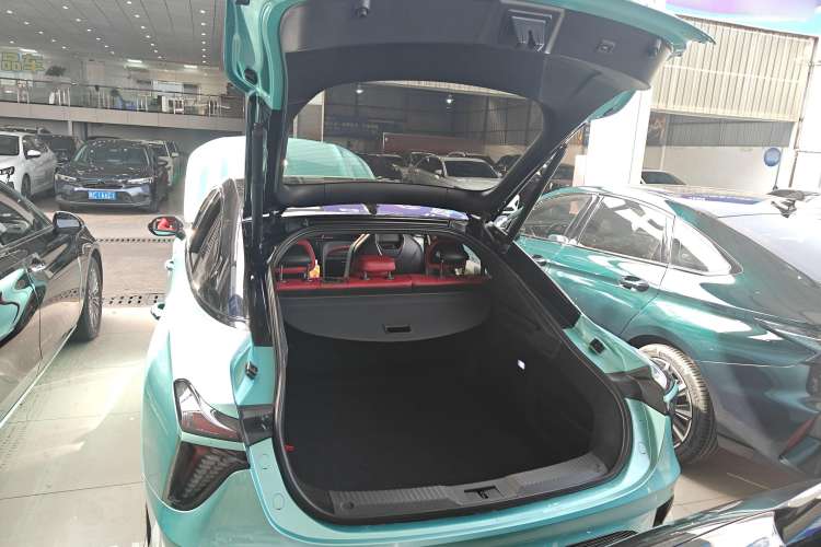 Used Hongqi H6 2023 2.0T ZhiShang Version Trunk