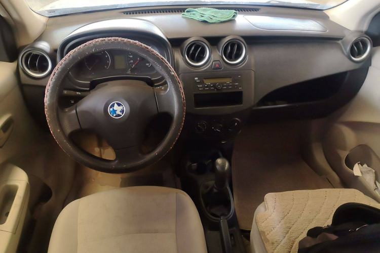 Used Venucia R30 2014 1.2L Manual Comfort Edition
