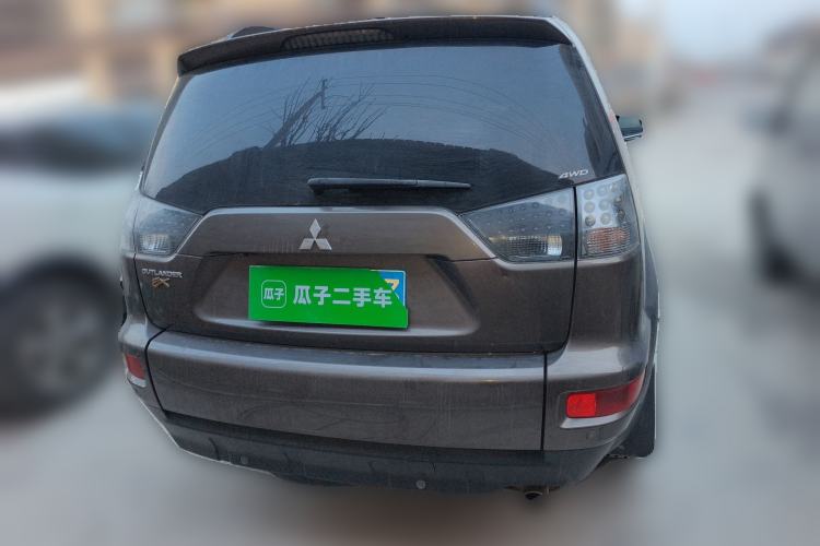Used Mitsubishi Outlander 2012 Kicks 2.4 Fashion Navigation Edition
