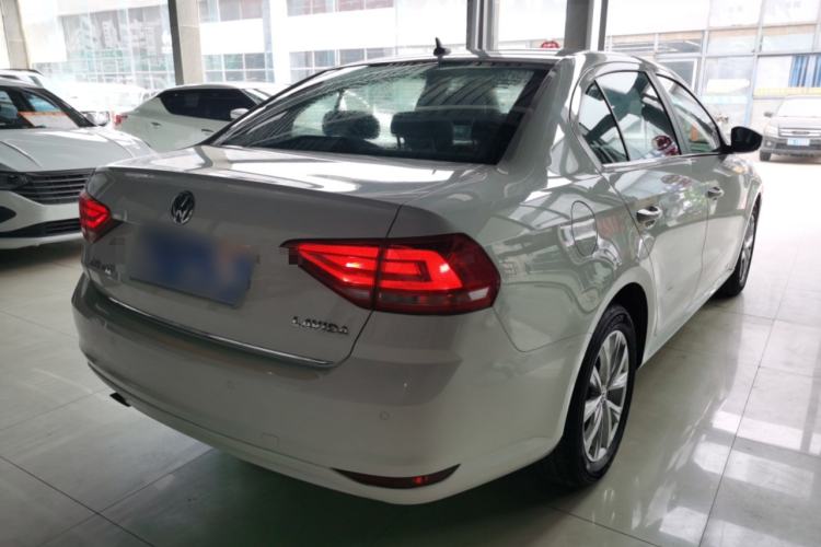 Used Volkswagen Lavida 2015 1.6L Manual Comfort Edition
