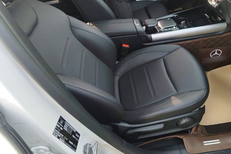 Used Mercedes-Benz GLA 2022 Second Facelift GLA 200 Right Front Seat