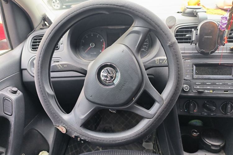 Used Volkswagen Polo 2014 1.4L Manual Fashion Edition Steering Wheel