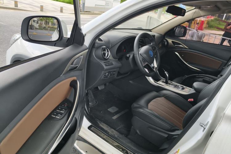 Used BYD Song New Energy 2017 Song DM 1.5TID All-Wheel Drive Luxury Model Driver Seat