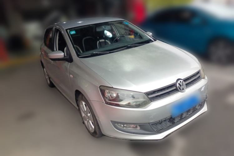 Used Volkswagen Polo 2013 1.4L Automatic Comfort Edition Front Right 45 Deg