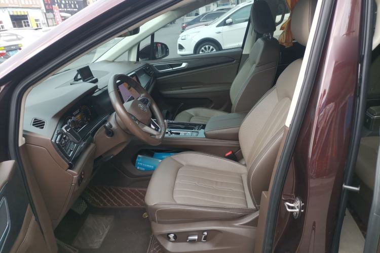 Used Volkswagen Viloran 2022 330TSI Luxury Edition
