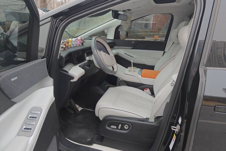 Used XPeng X9 2024 610 Long-Range Pro Driver Seat