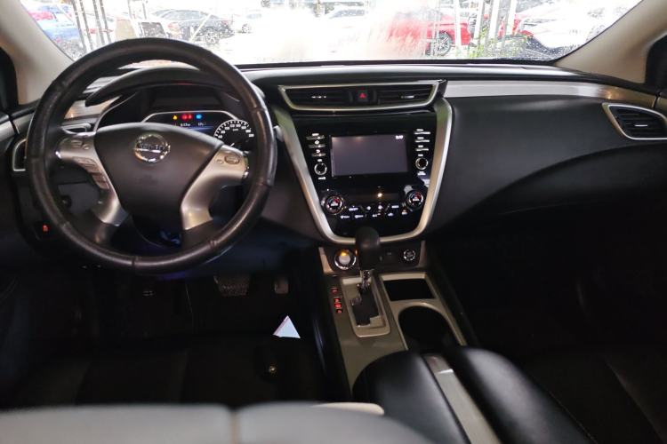 Used Nissan Murano 2021 2.5L XE Two-Wheel Drive Elite Edition Center Console