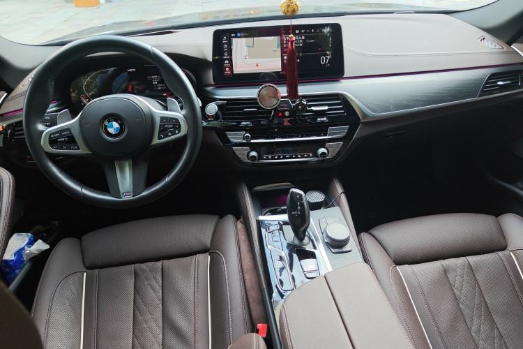 Used BMW 5 Series 2021 530Li Luxury Edition M Sport Package Center Console