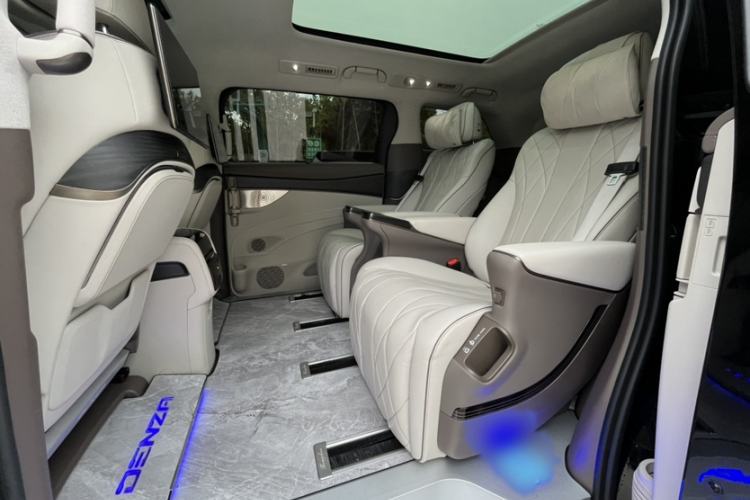 Used Denza D9 2022 DM-i 970 Four-Wheel Drive Flagship Model Interior 3