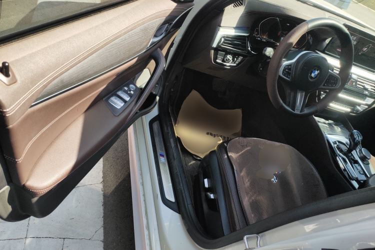 Used BMW 5 Series 2021 Facelifted 530Li Leading Edition M Sport Package Driver Seat