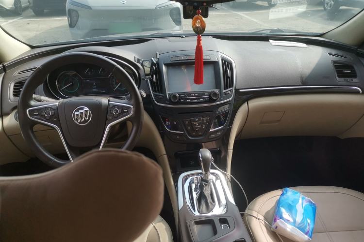 Used Buick Regal 2014 2.0L Elite Fashion Edition Center Console