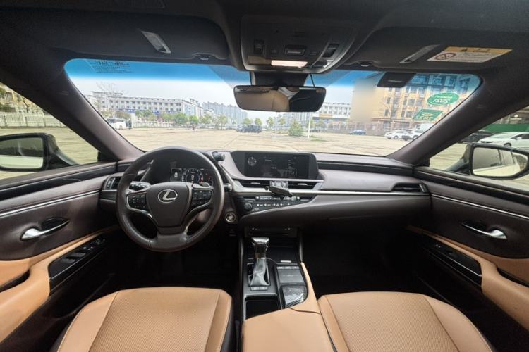 Used Lexus ES 2020 260 Excellence Edition
