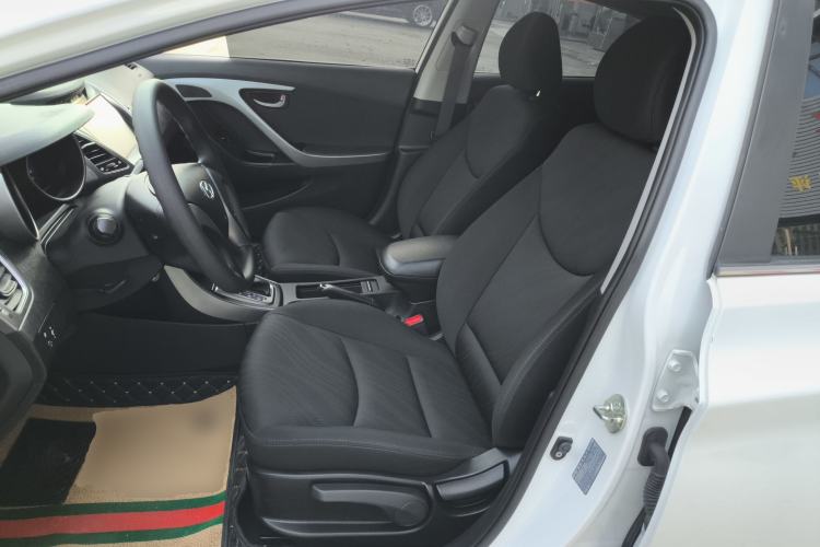 Used Hyundai Elantra (5th Generation / Langdong) 2016 1.6L Automatic Smart Version
