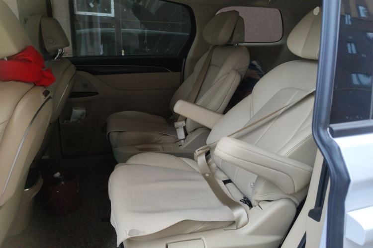 Used Buick GL8 2023 ES Lu Zun Deluxe Model Interior 4