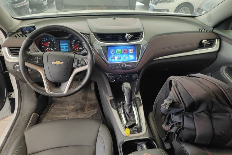 Used Chevrolet Malibu 2018 530T Automatic Luxury Edition Center Console