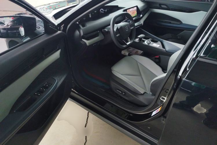 Used CHANGAN UNI-V iDD 2023 Zhidian iDD 1.5T 113km Smart & Fun Version (Rapid Edition)