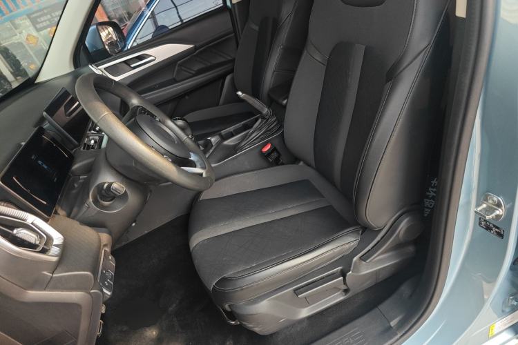 Used Great Wall King Kong Poer 2022 2.0T Manual Diesel Two-Wheel Drive Elite Version with Long Bed GW4D20M Left Front Seat