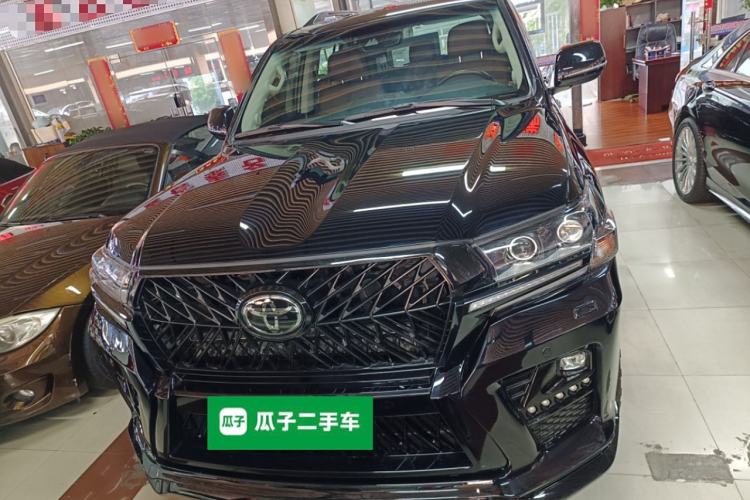 Used Toyota Land Cruiser 2019 5.7L 7-Seater Middle East Version
