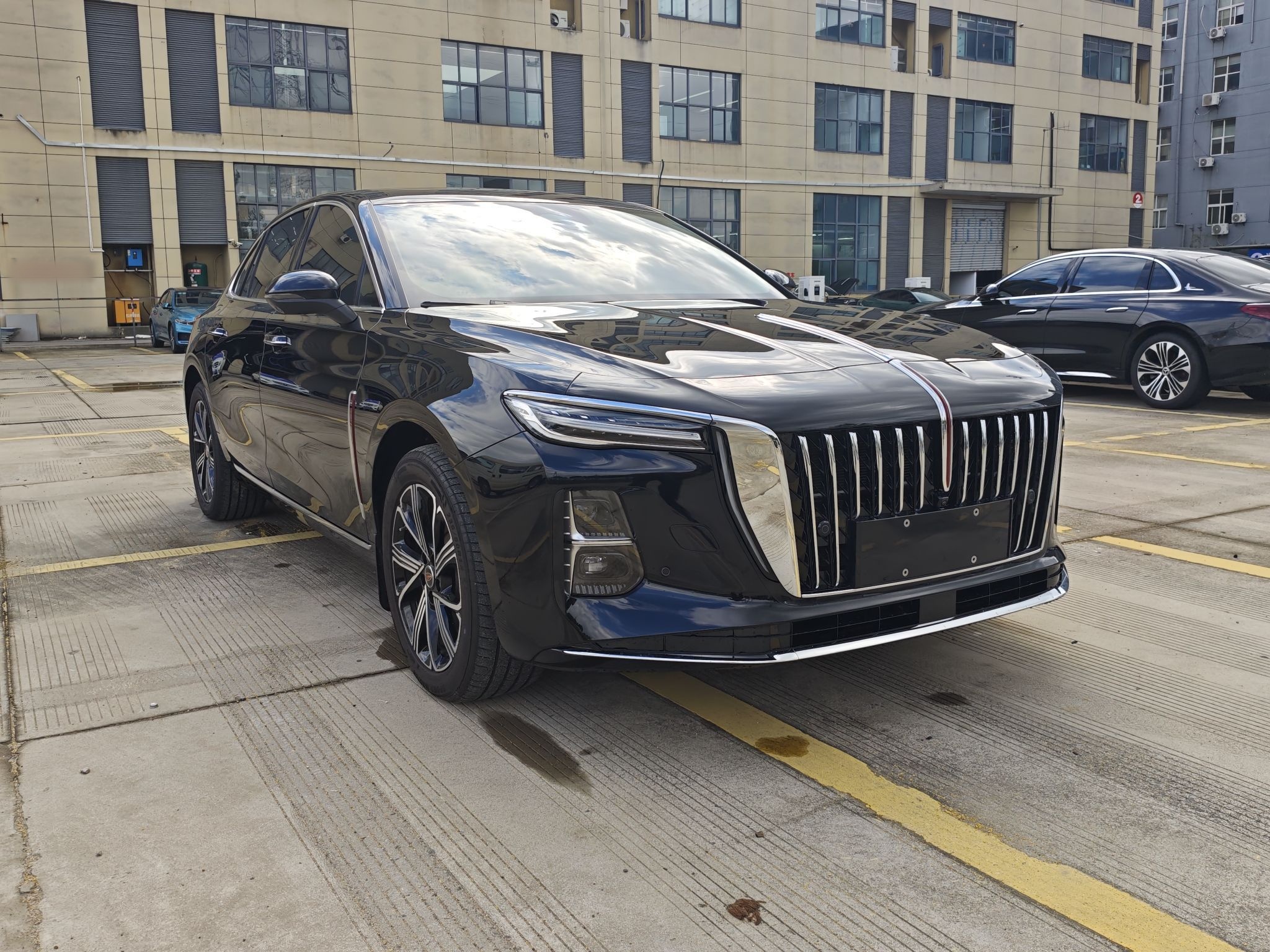 Hongqi H5 PHEV 2025 170 Super Hybrid Version — снимка 13