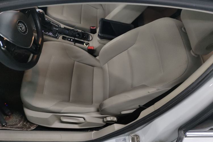 Used Volkswagen Golf 2015 1.4TSI Automatic Comfort Model
