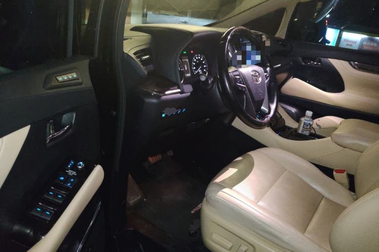 Used Toyota Alphard 2023 Dual-Motor 2.5L Premium Golden Edition Driver Seat