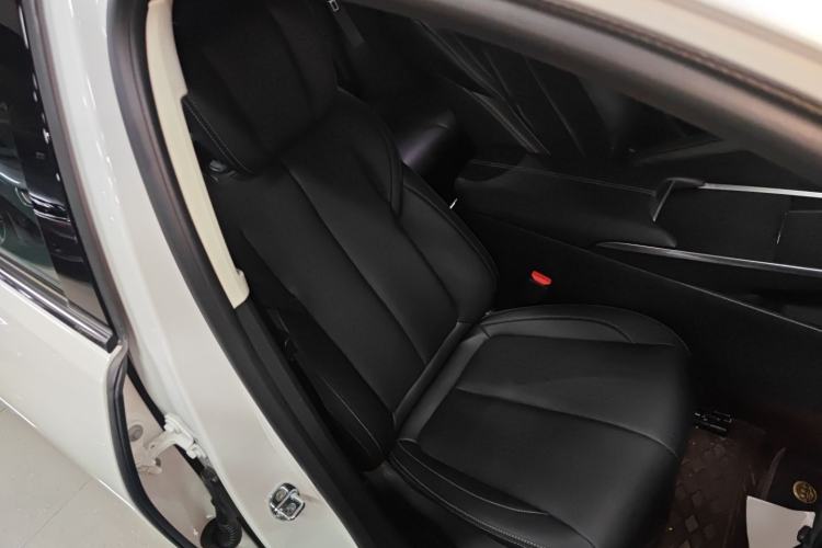 Used Buick LaCrosse 2025 28T Platinum Edition