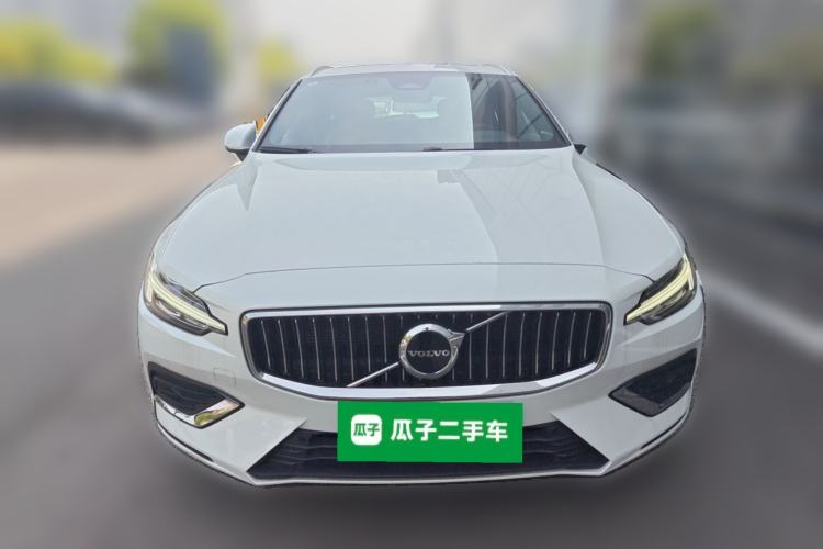 Used Volvo V60 2024 B5 Zhiyuan Luxury Edition
