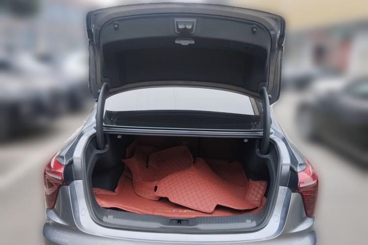 Used Hongqi H5 2023 1.5T DCT Smart Connect Flagship Edition Trunk