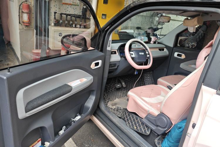 Used Chery QQ Ice Cream 2022 170km Sundae Phosphate Lithium-Ion Driver Seat