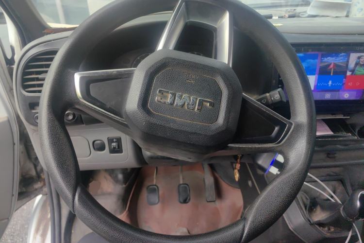 Used JMC Transit 2017 2.8T Commercial Version Short Wheelbase Mid-Roof 6/7/8-Seater JX493 Steering Wheel