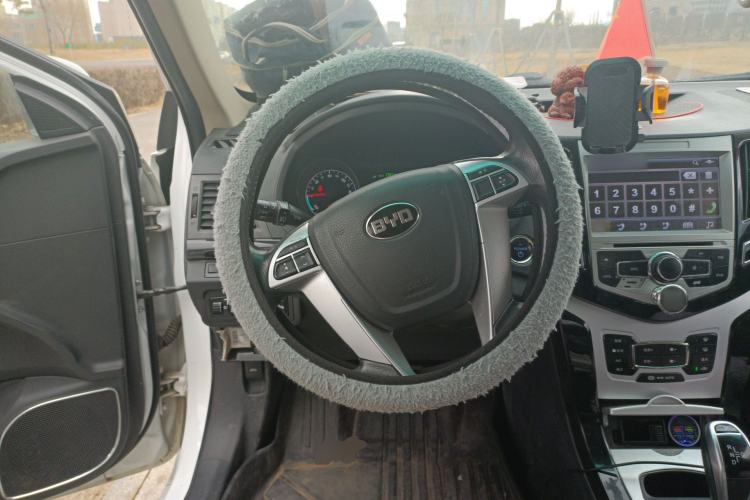 Used BYD e5 2016 300 Luxury Edition
