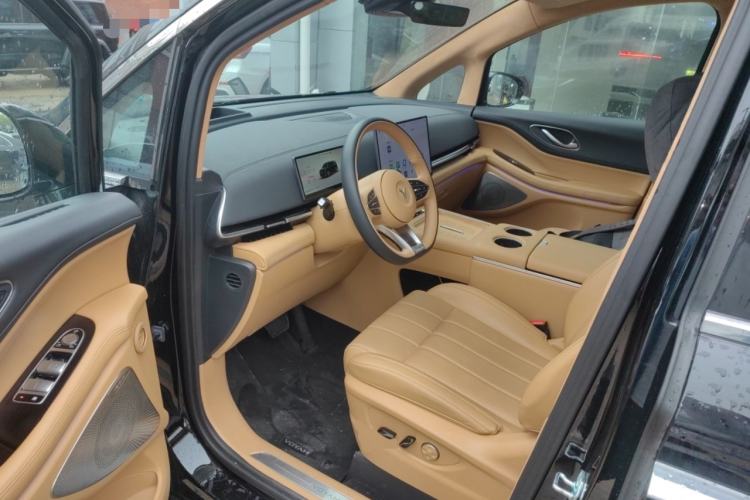 Used VOYAH Dream 2025 PHEV Four-Wheel Drive Prestige Qiankun Edition Driver Seat