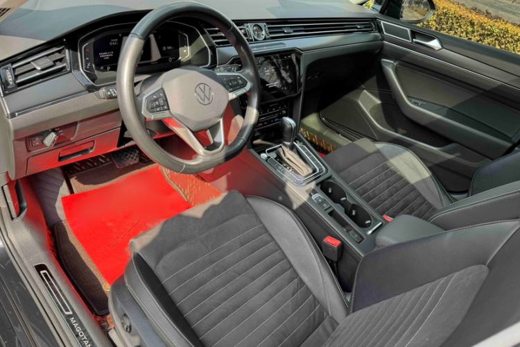 Used Volkswagen Magotan 2020 380TSI DSG Luxury Version Interior 3