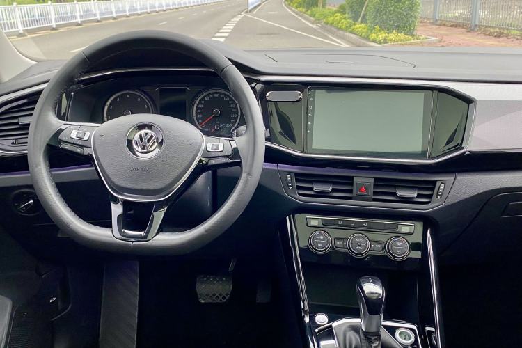 Used Volkswagen Tayron 2019 330TSI Two-Wheel Drive Luxury Model China VI Standard Interior 2