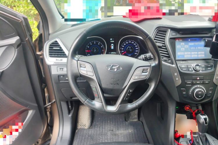 Used Hyundai Santa Fe 2015 2.0T Automatic Two-Wheel Drive Smart Version 5 Seats