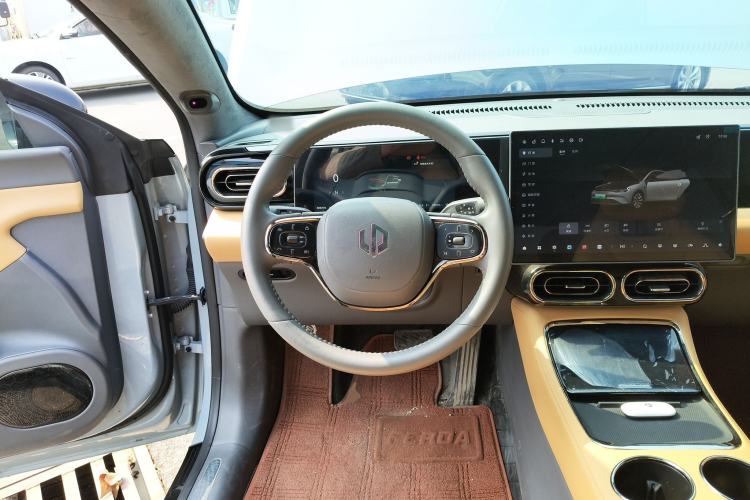 Used Leapmotor C01 2024 Range-Extended 216 Luxury Edition
