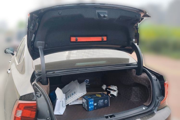 Used Volvo S90 2022 B5 Zhiyi Luxury Edition Trunk