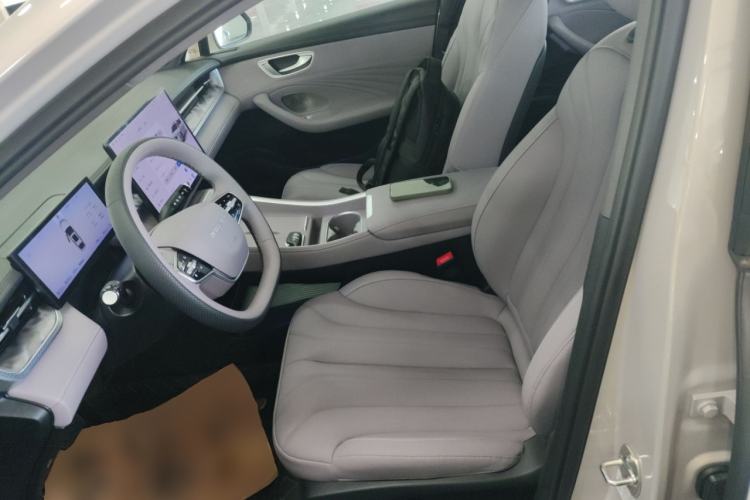 Used Roewe M7 DMH 2025 Model 160km Premium Version
