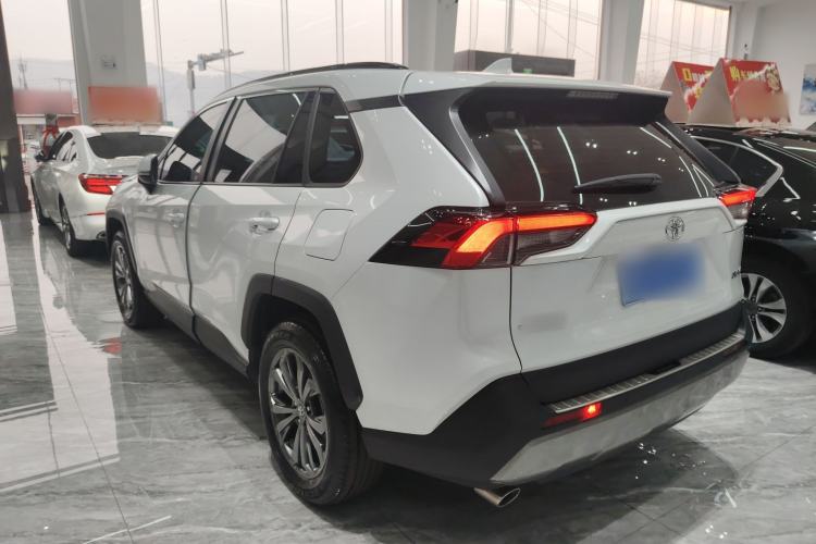 Used Toyota RAV4 2023 2.0L CVT Two-Wheel Drive Fashion Plus Edition
