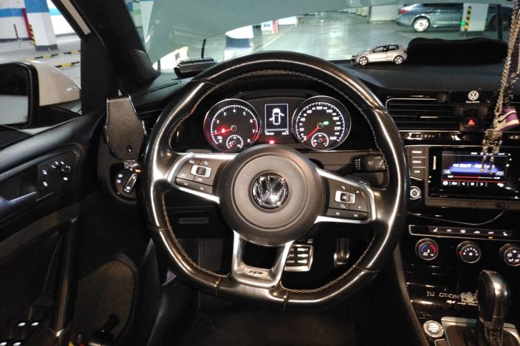 Used Volkswagen Golf 2016 1.4TSI Automatic R-Line
