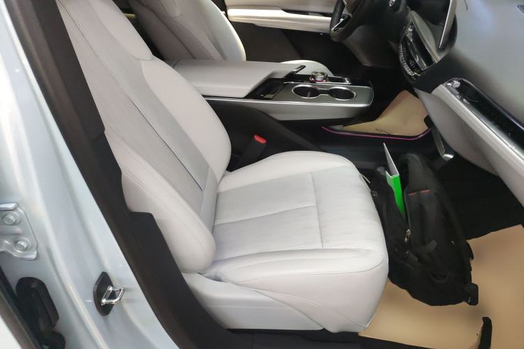 Used Cadillac LYRIQ 2022 Rear-Drive Long-Range Luxury Edition