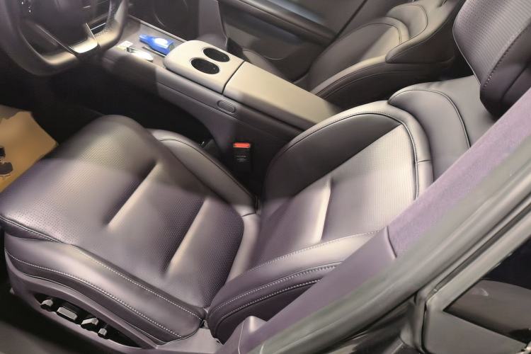 Used Avatr 06 2025 Ultra Pure Electric Edition Left Front Seat