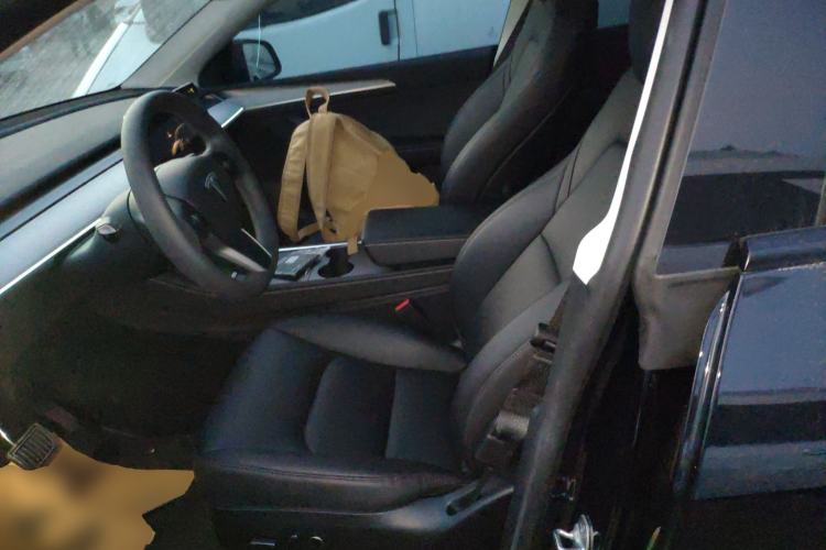 Used Tesla Model Y 2023 Rear-Wheel-Drive Version Left Front Seat