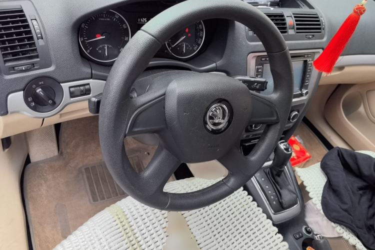 Used Skoda Octavia 2015 Classic Model 1.6L Automatic Yijie Version
