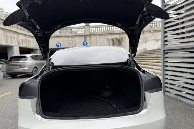 Used Tesla Model 3 2023 Rear-Wheel-Drive Version Trunk