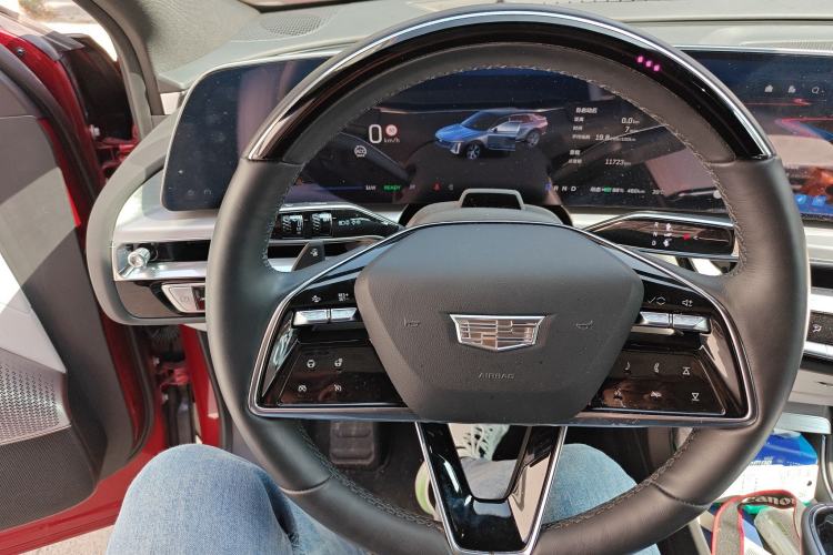 Used Cadillac LYRIQ 2022 Rear-Drive Long-Range Luxury Edition
