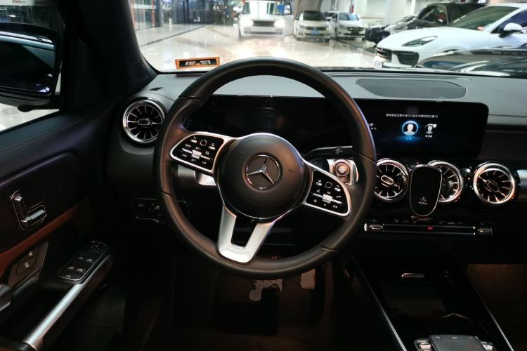 Used Mercedes-Benz GLB 2023 GLB 220 Sport Edition Steering Wheel
