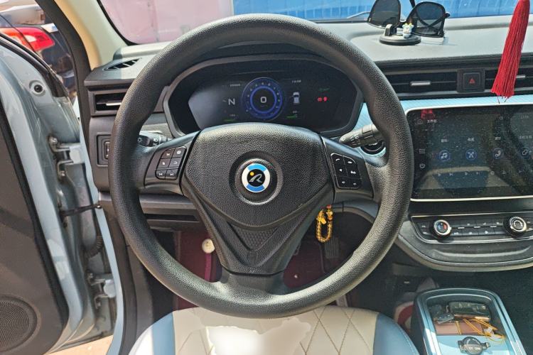 Used Brilliance Xinri i03A 2021 318 km 31.45 kWh Steering Wheel